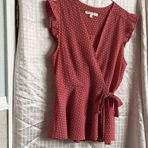 Women’s polka dot blouse in excellent condition. Smoke and pet free home.